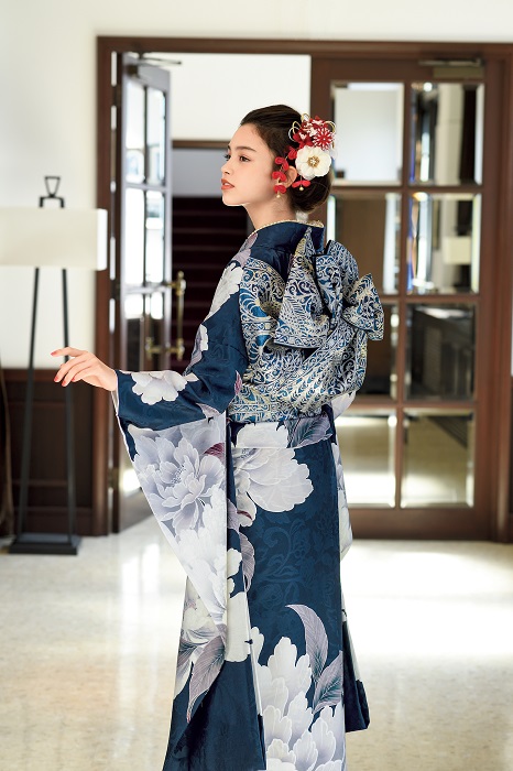 紺色振袖